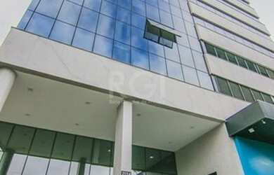 Imagem: O depósito possui 1 Vaga na garagem e 32m² de Área e está