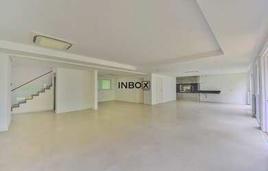 Imagem: A casa em condomínio possui 3 Dormitórios, 4 Banheiros, 3