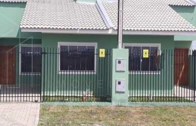 Imagem: A casa possui 2 Dormitórios, 1 Banheiro, 1 Vaga na garagem