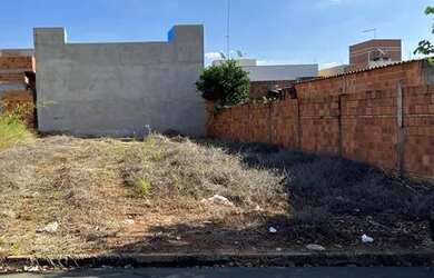 Imagem: O terreno possui 200m² de Área e está localizado em Parque