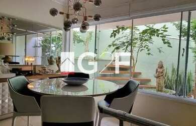 Imagem: A casa em condomínio possui 4 Dormitórios, 5 Banheiros, 4