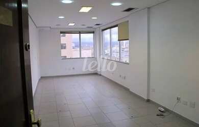 Imagem: O depósito possui 1 Vaga na garagem, 34m² de Área e está