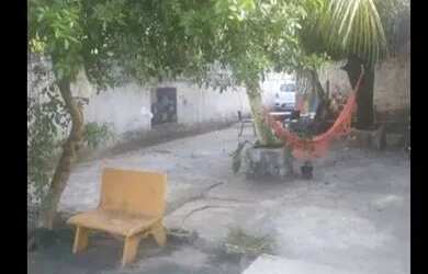 Imagem: A casa possui 1 Dormitório, 1 Banheiro, 1 Vaga na garagem