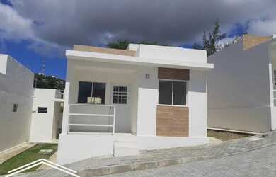 Imagem: A casa possui 2 Dormitórios, 1 Banheiro, 1 Vaga na garagem