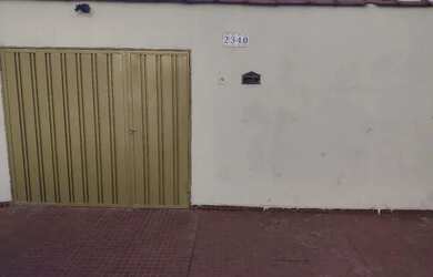 Imagem: A casa possui 2 Dormitórios, 1 Banheiro, 3 Vagas na garagem