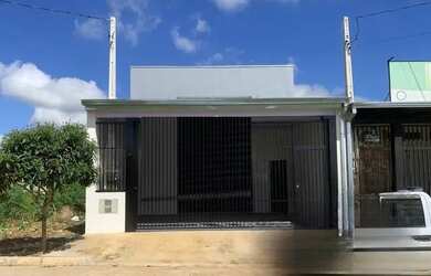 Imagem: O depósito possui 2 Vagas na garagem, 210m² de Área e está