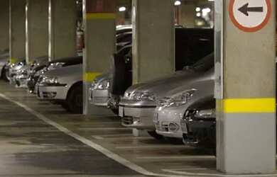 Imagem: O depósito possui 2 Vagas na garagem e está localizado em