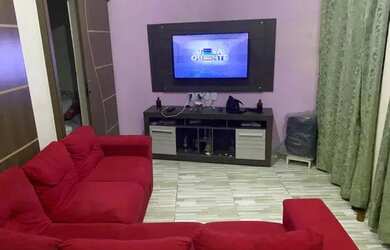 Imagem: A casa possui 2 Dormitórios, 1 Banheiro, 1 Vaga na garagem