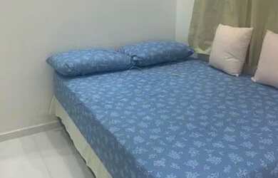 Imagem: A casa possui 3 Dormitórios, 2 Banheiros, 1 Vaga na garagem