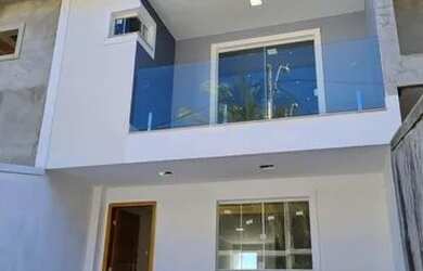 Imagem: A casa possui 3 Dormitórios, 3 Banheiros, 2 Vagas na garagem