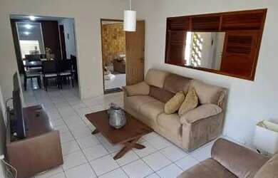 Imagem: A casa possui 3 Dormitórios, 3 Banheiros, 3 Vagas na garagem