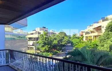 Imagem: O apartamento possui 3 Dormitórios, 1 Banheiro, 2 Vagas na