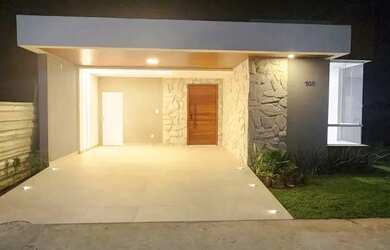 Imagem: A casa em condomínio possui 3 Dormitórios, 2 Banheiros, 1