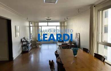 Imagem: O apartamento possui 3 Dormitórios, 4 Banheiros, 2 Vagas na