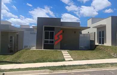 Imagem: A casa em condomínio possui 3 Dormitórios, 2 Banheiros, 2