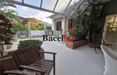 Imagem: O apartamento na cobertura possui 3 Dormitórios, 3 Banheiros