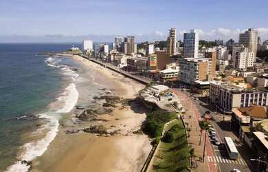 Imagem: O apartamento possui 1 Dormitório, 1 Banheiro, 1 Vaga na garagem