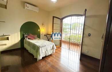 Imagem 16: Casa à venda com 3 quartos, 308m²