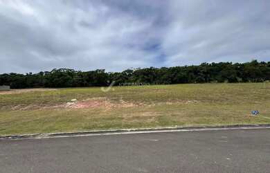 Imagem: O terreno possui 900m² de Área e está localizado em Interlagos