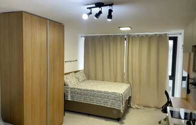 Imagem: O apartamento possui 1 Dormitório, 1 Banheiro, 1 Vaga na garagem