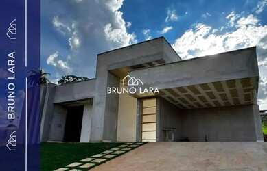 Imagem: A casa em condomínio possui 3 Dormitórios, 1 Banheiro, 2 Vagas