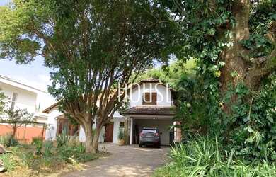 Imagem: A casa em condomínio possui 4 Dormitórios, 5 Banheiros, 4