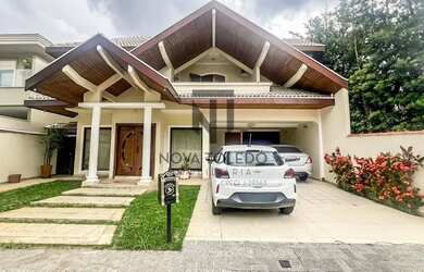 Imagem: A casa em condomínio possui 3 Dormitórios, 5 Banheiros, 4