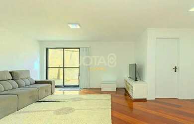 Imagem: A casa possui 4 Dormitórios, 5 Banheiros, 3 Vagas na garagem