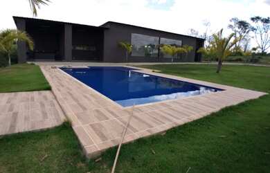 Imagem: A chácara possui 5.000m² de Área, Piscina e está localizado