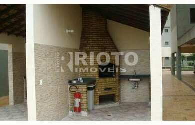 Imagem: O apartamento possui 3 Dormitórios, 1 Banheiro, 1 Vaga na garagem