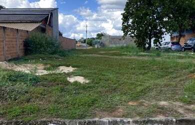 Imagem: O terreno possui 250m² de Área e está localizado em Plano