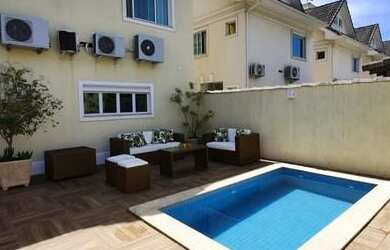 Imagem: A casa em condomínio possui 3 Dormitórios, 5 Banheiros, 2