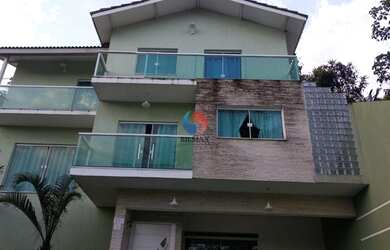 Imagem: A casa possui 5 Dormitórios, 5 Banheiros, 5 Vagas na garagem