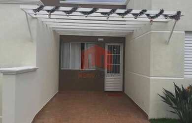 Imagem: A casa possui 2 Dormitórios, 1 Banheiro, 1 Vaga na garagem