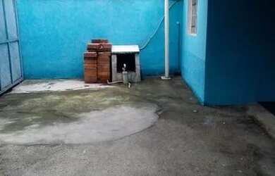 Imagem: A casa possui 1 Dormitório, 1 Banheiro, 1 Vaga na garagem