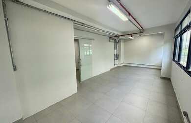 Imagem: O depósito para alugar possui 1 Vaga na garagem, 75m² de Área