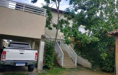 Imagem: A casa possui 3 Dormitórios, 2 Banheiros, 1 Vaga na garagem