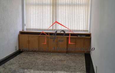 Imagem: O depósito possui 32m² de Área e está localizado em Centro