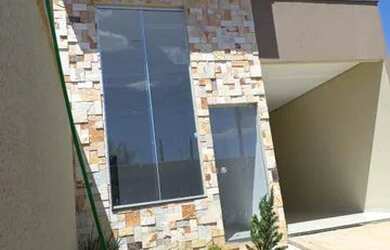 Imagem: A casa possui 2 Dormitórios, 2 Banheiros, 2 Vagas na garagem