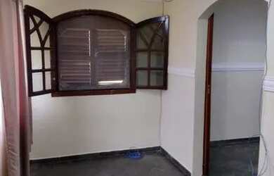 Imagem: A casa para alugar possui 3 Dormitórios, 2 Banheiros, 3 Vagas