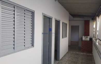 Imagem: A casa possui 4 Dormitórios, 3 Banheiros, 136m² de Área e