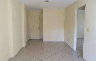 Imagem 3: Sala dois quartos sendo 1 suíte, varanda e armário no quarto suíte