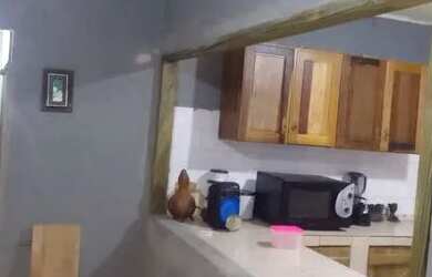 Imagem: A casa à venda possui 3 Dormitórios, 1 Banheiro, 2 Vagas na