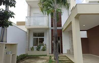 Imagem: A casa em condomínio possui 3 Dormitórios, 2 Banheiros e 189m²