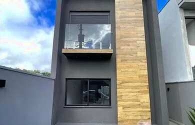 Imagem: A casa possui 4 Dormitórios, 4 Banheiros, 150m² de Área e