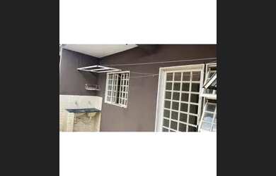 Imagem: A casa possui 1 Dormitório, 1 Banheiro, 58m² de Área e está