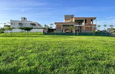 Imagem: O terreno possui 700m² de Área e está localizado em Itaperi