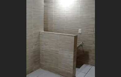 Imagem: A casa possui 2 Dormitórios e 2 Banheiros e está localizado