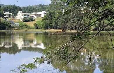 Imagem 6: Lote em condomínio alto padrão