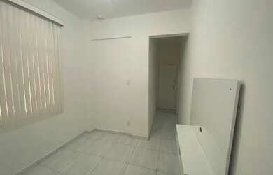 Imagem: A kitnet possui 1 Dormitório, 1 Banheiro, 30m² de Área e